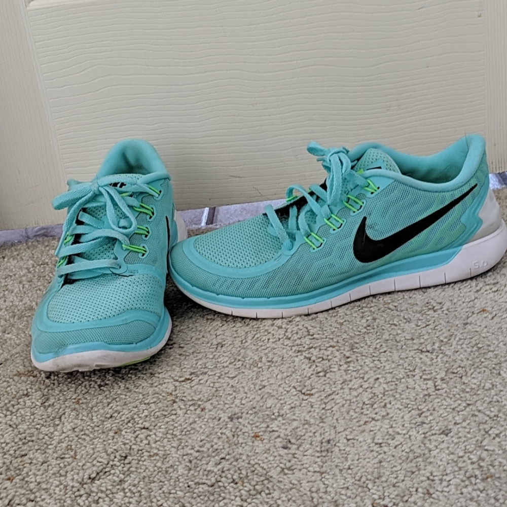 Nike free 5.0 running shoes